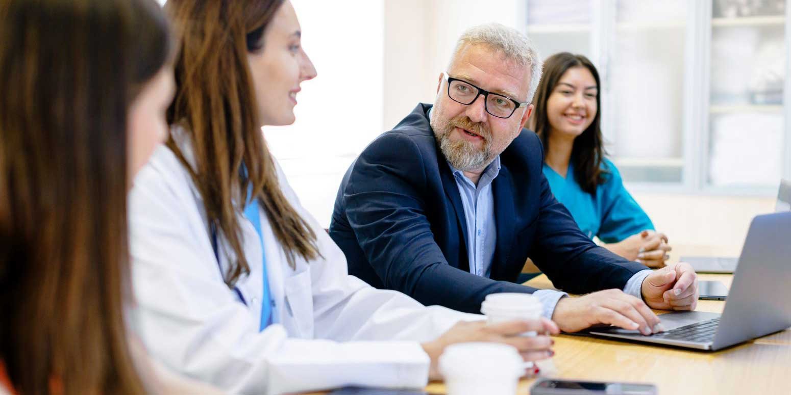 HS_Client-Meeting-in-clinicial-setting